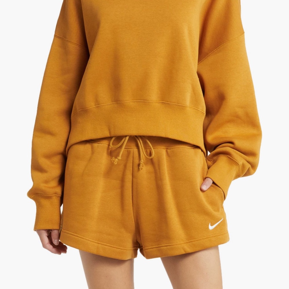 Nike Phoenix Set